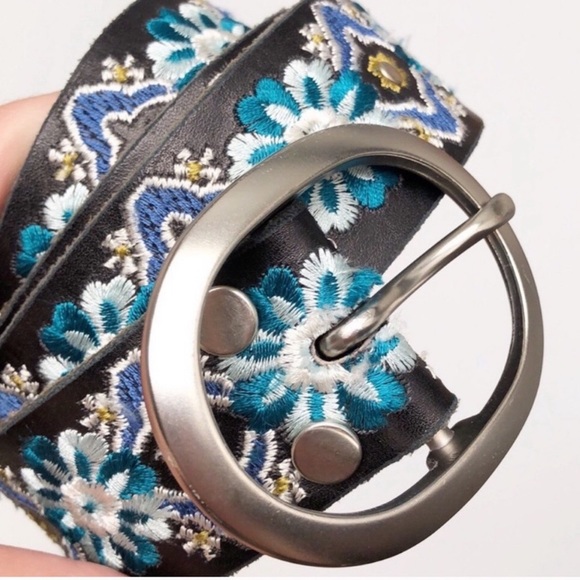 Lucky Brand Accessories - 💕💕Lucky Brand Embroidered Leather Belt💕💕